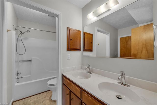 106 Englewood DR, Yorktown, VA 23692