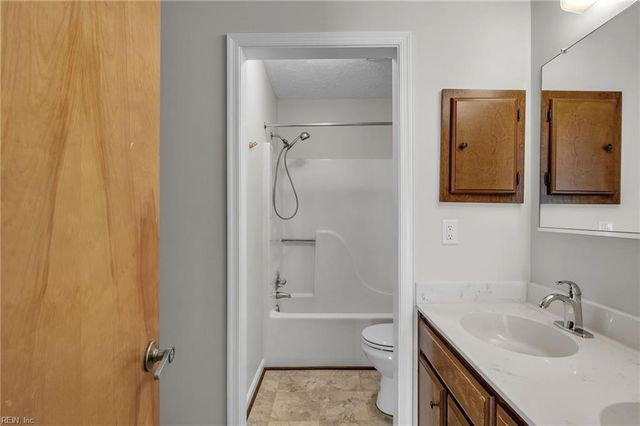 106 Englewood DR, Yorktown, VA 23692