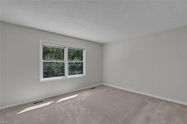 106 Englewood DR, Yorktown, VA 23692