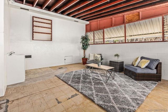 1060 Del Mar Avenue, Chula Vista, CA 91911