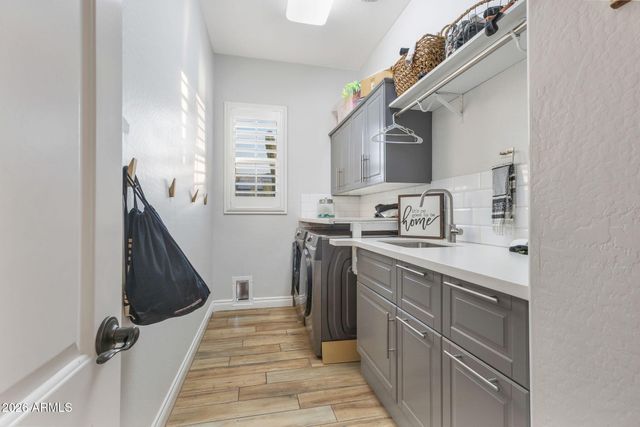 2972 E FRUITVALE Avenue, Gilbert, AZ 85297