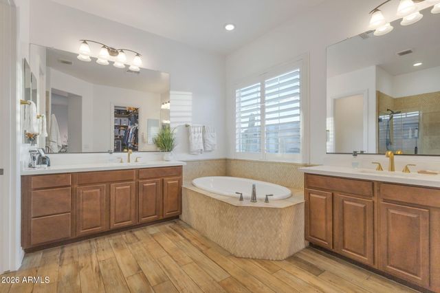 2972 E FRUITVALE Avenue, Gilbert, AZ 85297