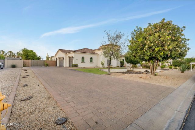2972 E FRUITVALE Avenue, Gilbert, AZ 85297