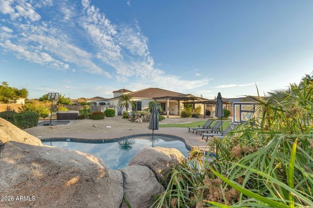 2972 E FRUITVALE Avenue, Gilbert, AZ 85297