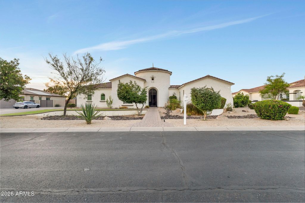 2972 E FRUITVALE Avenue, Gilbert, AZ 85297