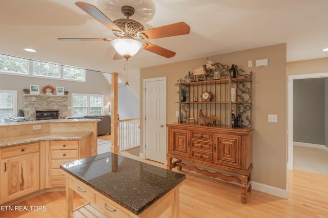 4193 Parris Drive, Lenoir City, TN 37772