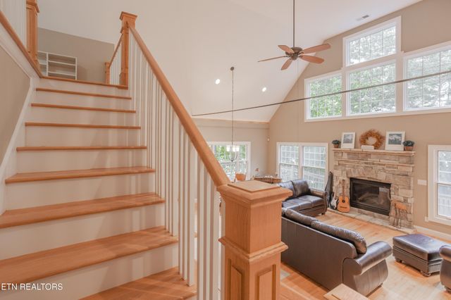 4193 Parris Drive, Lenoir City, TN 37772