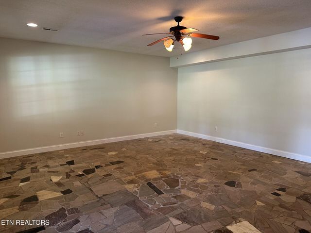 4193 Parris Drive, Lenoir City, TN 37772