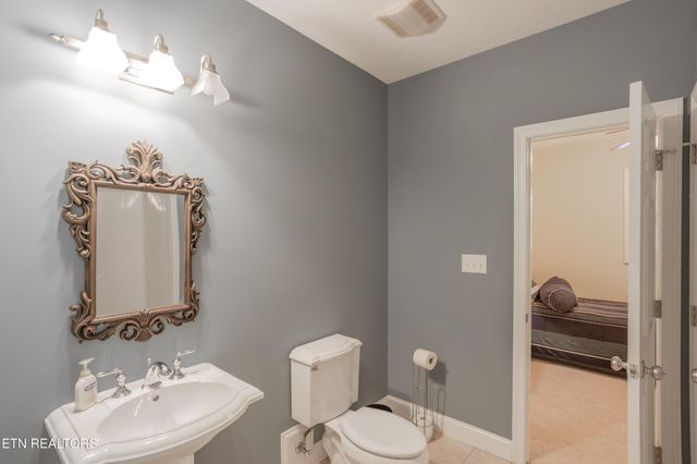 4193 Parris Drive, Lenoir City, TN 37772