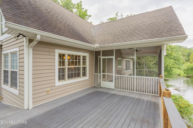 4193 Parris Drive, Lenoir City, TN 37772
