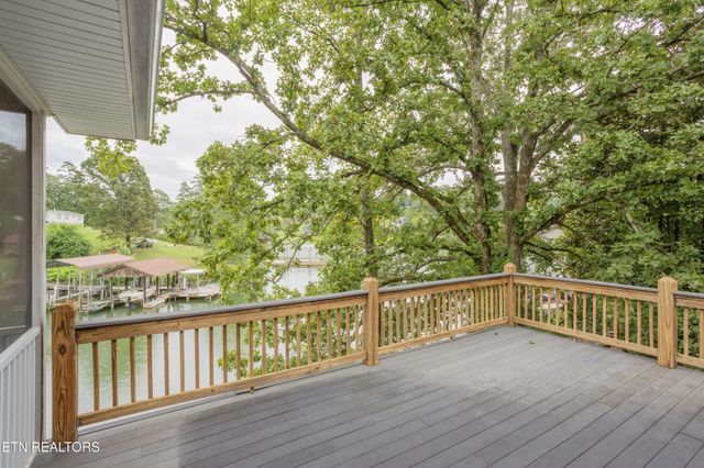 4193 Parris Drive, Lenoir City, TN 37772