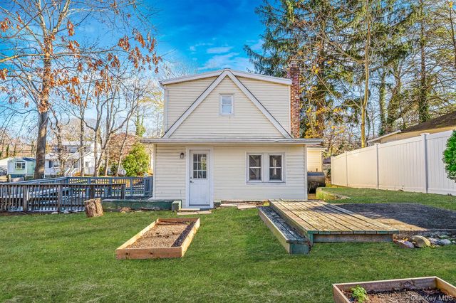 44 Lynbrook Drive, Sound Beach, NY 11789