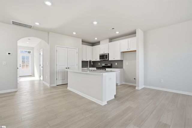 447 Lee's Corner Lane, Woodruff, SC 29388