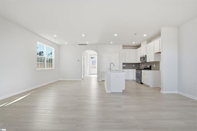 447 Lee's Corner Lane, Woodruff, SC 29388