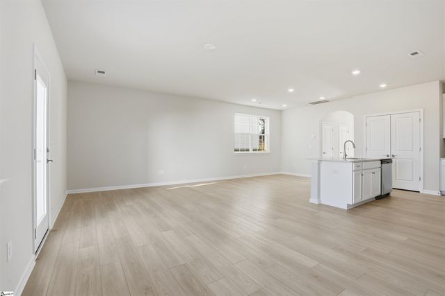 447 Lee's Corner Lane, Woodruff, SC 29388