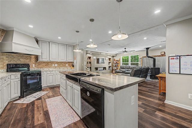 11410 Windy Hill Road, Rogers, AR 72756