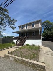 38 Taunton Avenue 2, Seekonk, MA 02771