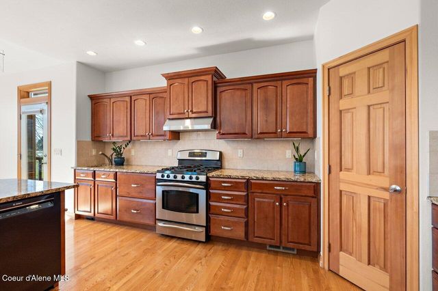 9024 N BALDWIN CT, Hayden, ID 83835