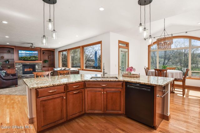 9024 N BALDWIN CT, Hayden, ID 83835