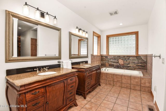 9024 N BALDWIN CT, Hayden, ID 83835