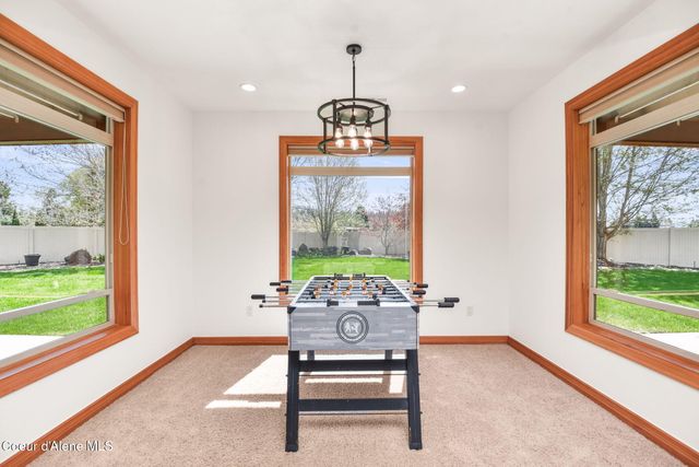 9024 N BALDWIN CT, Hayden, ID 83835
