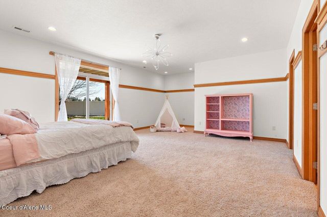 9024 N BALDWIN CT, Hayden, ID 83835