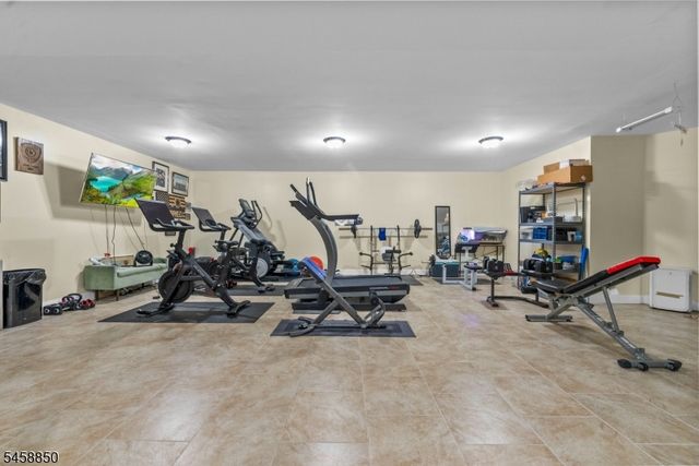 39 Paterson Ave, Clifton City, NJ 07014