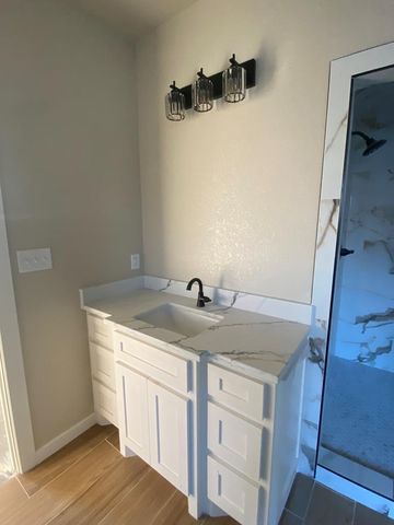 709 NW 10th St, Andrews, TX 79714