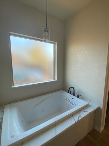 709 NW 10th St, Andrews, TX 79714