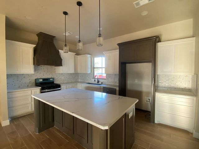 709 NW 10th St, Andrews, TX 79714