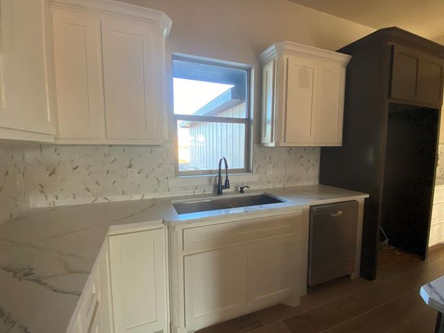 709 NW 10th St, Andrews, TX 79714