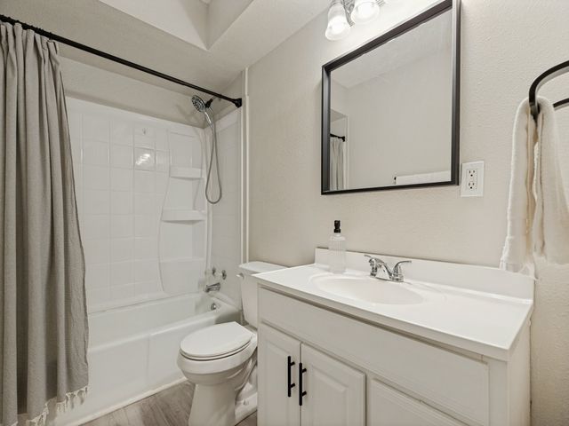 410 E White Street, Pilot Point, TX 76258