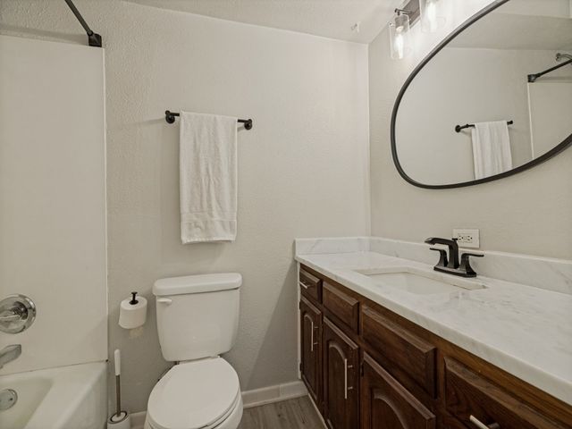 410 E White Street, Pilot Point, TX 76258