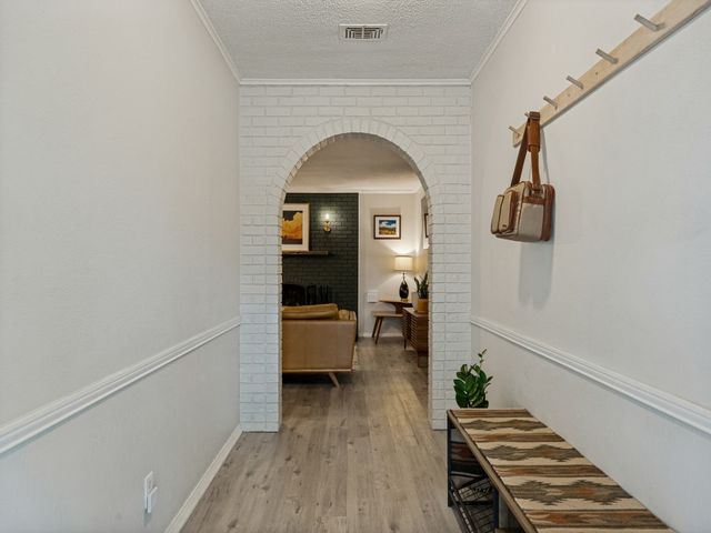 410 E White Street, Pilot Point, TX 76258