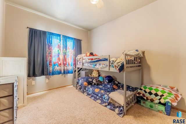 6400 S Crane Ave Avenue, Sioux Falls, SD 57108