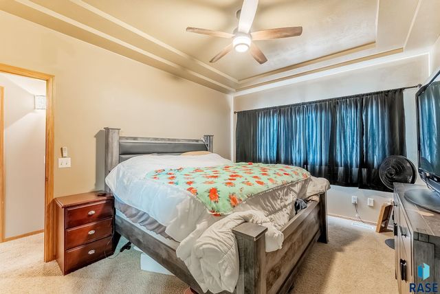 6400 S Crane Ave Avenue, Sioux Falls, SD 57108