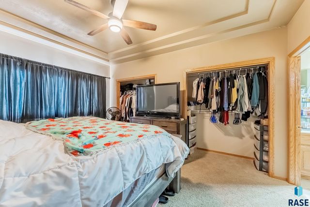 6400 S Crane Ave Avenue, Sioux Falls, SD 57108