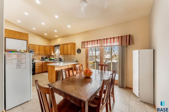 6400 S Crane Ave Avenue, Sioux Falls, SD 57108