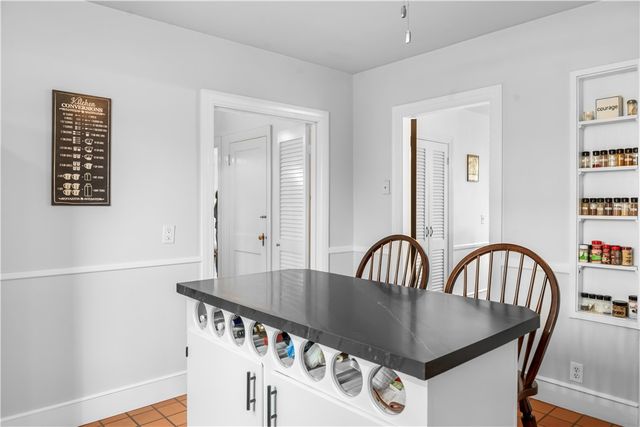 80 Kingswood Road, Bristol, RI 02809