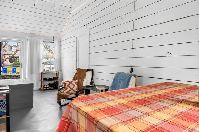 80 Kingswood Road, Bristol, RI 02809