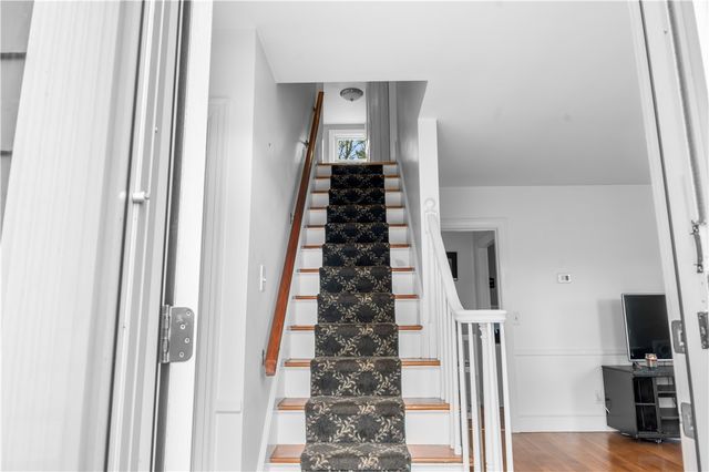80 Kingswood Road, Bristol, RI 02809
