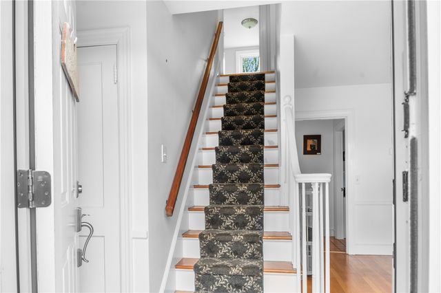 80 Kingswood Road, Bristol, RI 02809