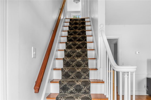 80 Kingswood Road, Bristol, RI 02809