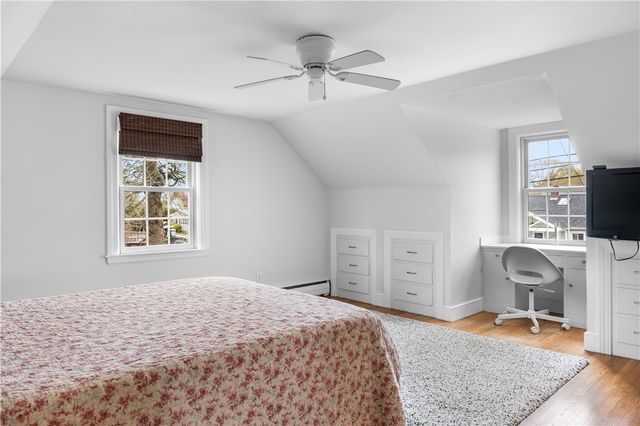 80 Kingswood Road, Bristol, RI 02809