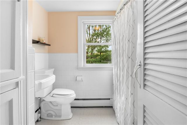 80 Kingswood Road, Bristol, RI 02809