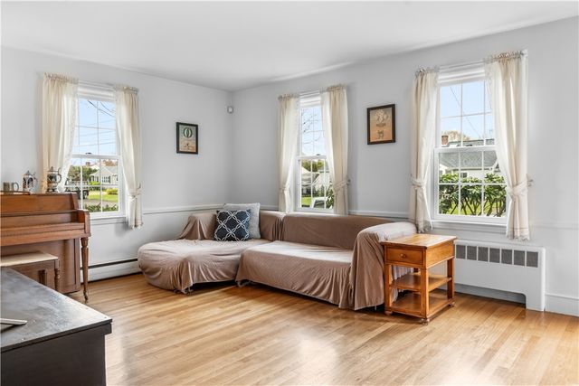 80 Kingswood Road, Bristol, RI 02809