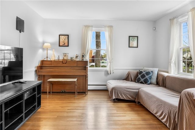 80 Kingswood Road, Bristol, RI 02809
