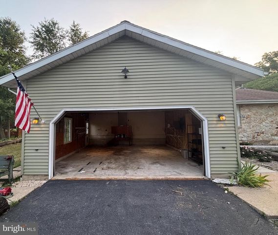 223 PINEVIEW DR, Palmyra, PA 17078