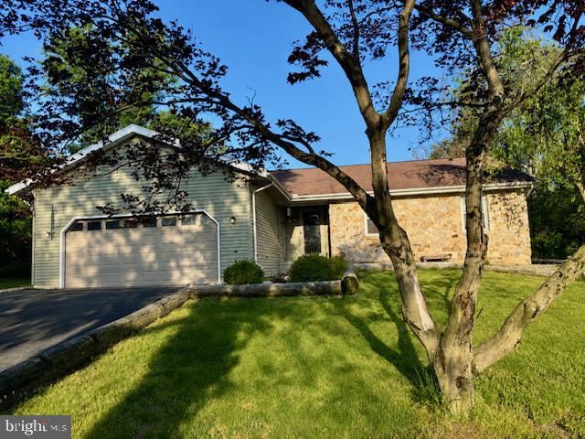 223 PINEVIEW DR, Palmyra, PA 17078