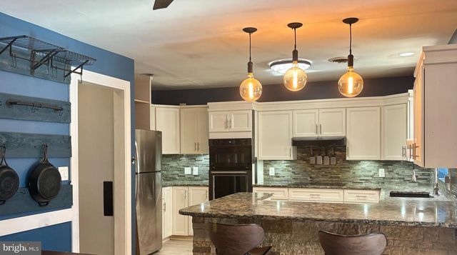 223 PINEVIEW DR, Palmyra, PA 17078